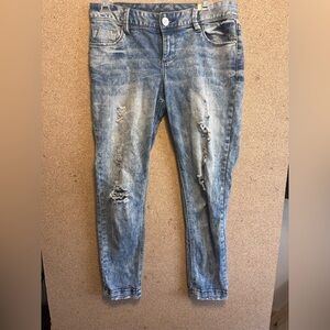 Distressed Blue Women's Jeans Maurices Size 3/4